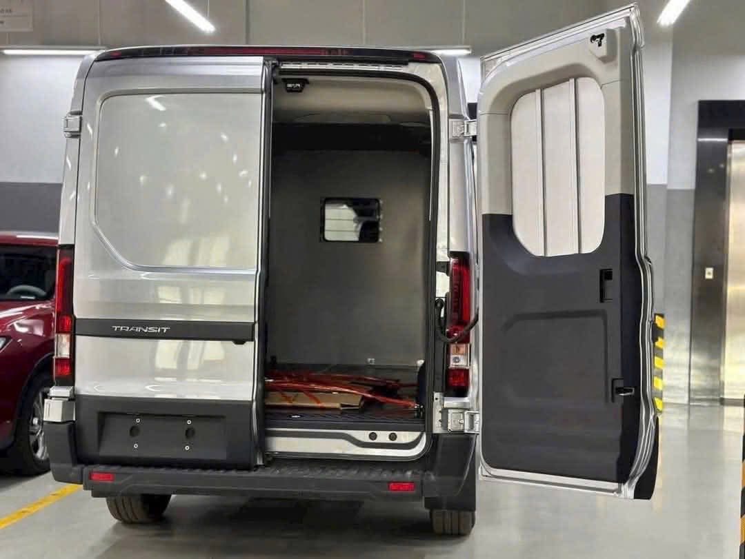 Transit Van tải van