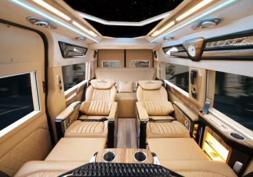 Ford Transit Limousine 2024 đẳng cấp vận chuyển hành khách