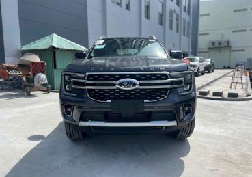 Everest Platinum Đen - Siêu Phẩm Có Sẵn Tại Sài Gòn Ford Chờ Đón Chủ Nhân Mới