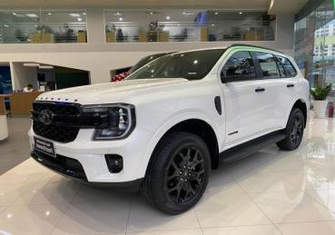 Ford Everest có thêm bản máy xăng, gia nhập thị trường từ giữa năm 2026