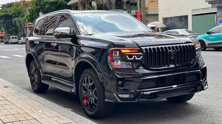 FORD EVEREST PLATINUM 4x2 ĐỘ BODYKIT VICTOR – NÂNG TẦM DIỆN MẠO SUV CAO CẤP