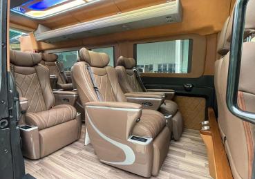 Limousine Skybus Hạng Thương Gia Maybach 10 Chỗ - Ford Transit,