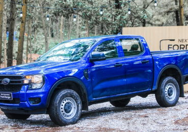 PHIÊN BẢN FORD RANGER XL 4x4 MT 2.0L TIÊU CHUẨN VỚI NHIỀU TÍNH NĂNG ĐẮT GIÁ