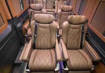 Top 5 mẫu xe Limousine 10 chỗ đáng mua nhất năm 2025