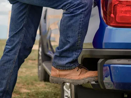 Bậc lên xuống phía sau